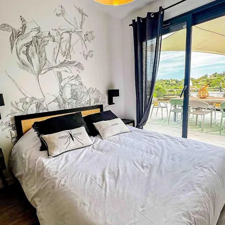 Sandrine - Terrace Pool - By Tgb