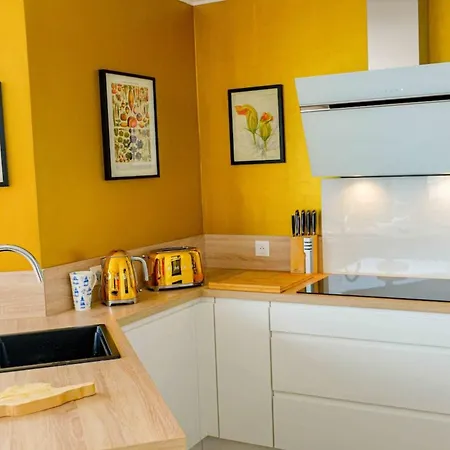 Sandrine - Terrace Pool - By Tgb