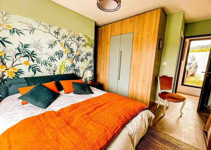 Sandrine - Terrace Pool - By Tgb Pietrosella