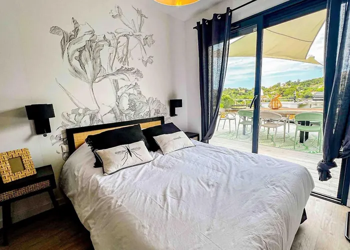 Sandrine - Terrace Pool - By Tgb