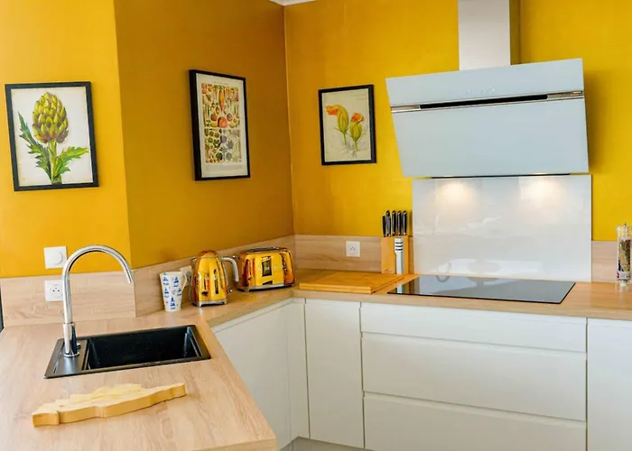 Sandrine - Terrace Pool - By Tgb